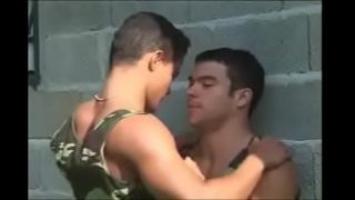 Sexo gay no exército com os tarados